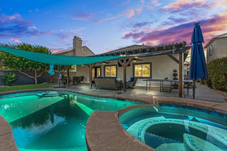 Empire Polo Grounds Close Gorgeous pool and spa home bike to Coachella - B&B Coachella
