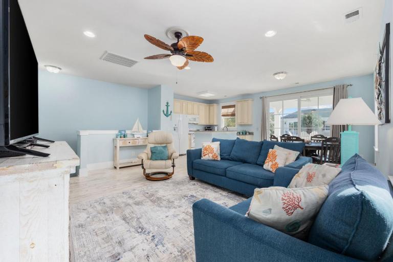 Stunning Townhome with North Beach Resort Access- Pools, Hot tubs, Pets Welcome - B&B Myrtle Beach