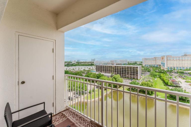 Cozy Apartment at The Point - Bed and Breakfast Orlando