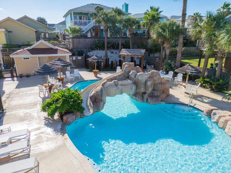 Cajun Shrimp Min to Beach Resort Pool & Slide - B&B Port Aransas