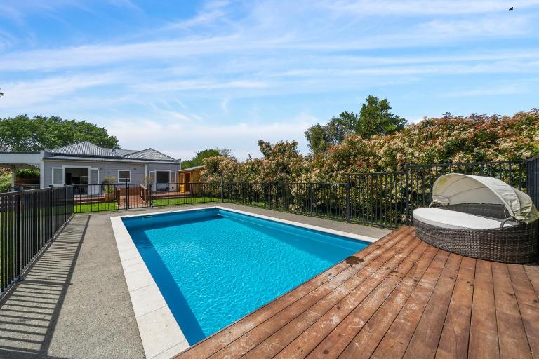 Poolside Villa on Dublin - Martinborough Retreat - B&B Martinborough