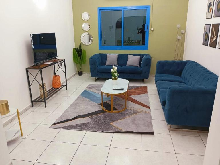 Luxury 2-Bedroom Family Apartment on Buhaira Corniche - Ferienwohnung Schardscha