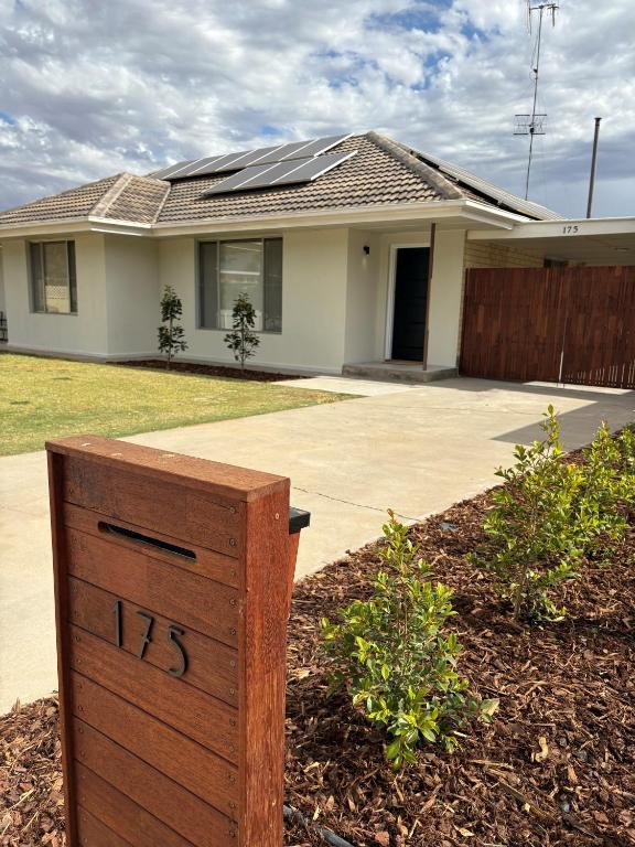 The Townhouse - B&B Renmark