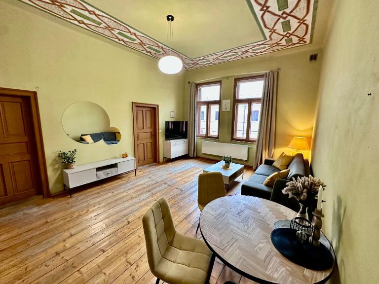 Historický stylový apartmán v srdci Hradec Králové - Ferienwohnung Königgrätz