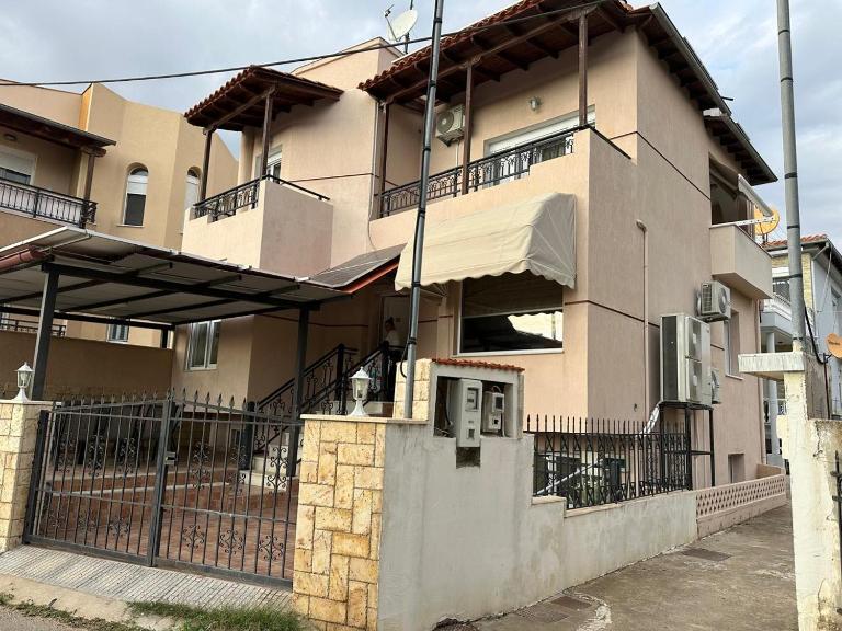Advace Real Estate 7 - Ferienwohnung Pylaía