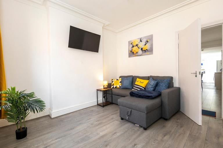 The Robinwood Green Haven Retreat Luxurious 3 Bedroom Stay Sleeps 7 - B&B Nottingham