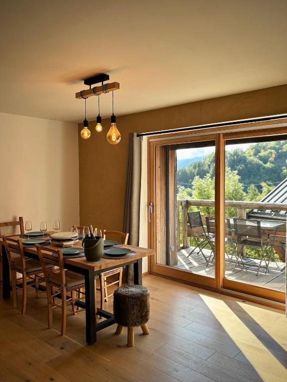 Charming Duplex with balcony - Huez - Chambres d'hôtes L'Huez