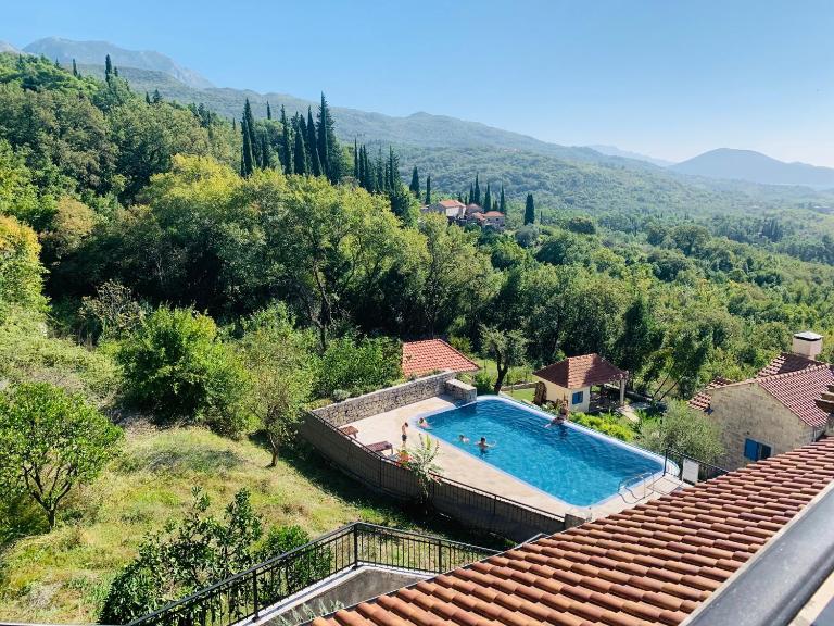 Iris Lucici Aparts - Ferienwohnung Herceg Novi