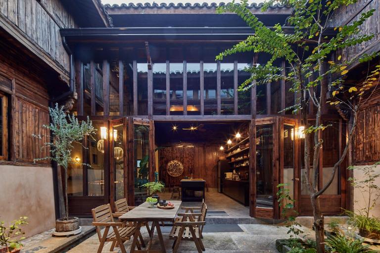 Hangzhou Eight Blessings Inn-200 years old courtyard house - Bed and Breakfast Tonglu