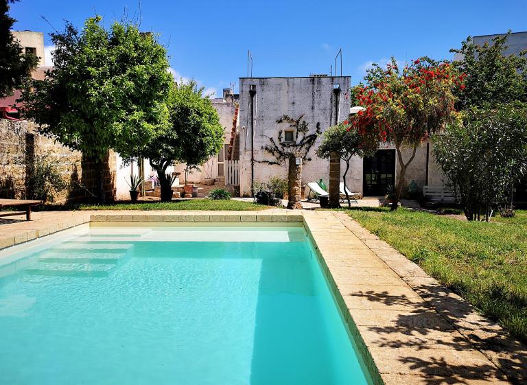Villa Charita - Old Masseria in the historical town with private pool - Bed and Breakfast Castrignano del Capo