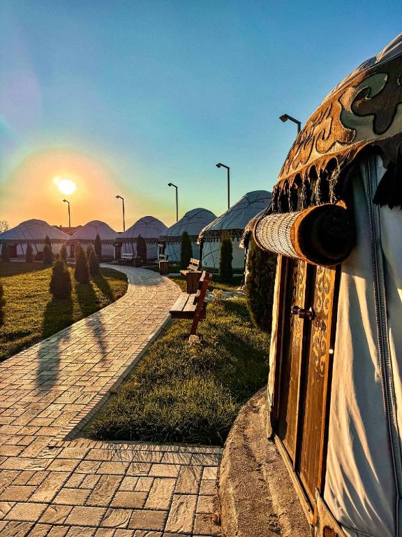 Ethnochill Karakol yurt camping - Chambres d'hôtes Karakol