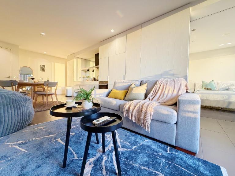 Modern 2B2B Southbank Apt with Free Parking - B&B Melbourne
