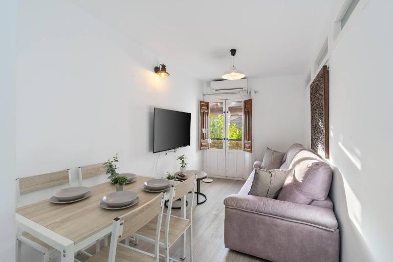 Home4u Elv 136 - B&B Granada