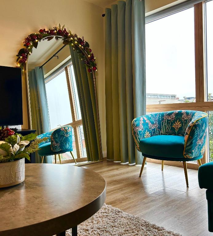 Elegant Modern 2-Bed Apartment steps from Belfast City Centre - B&B Belfast