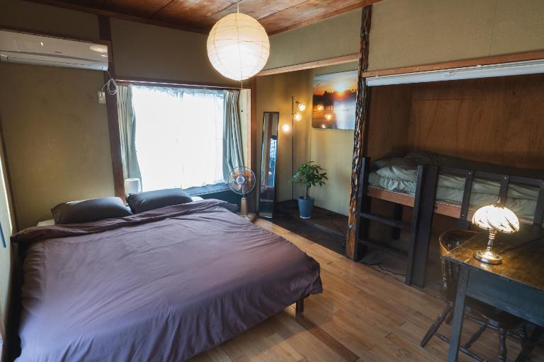 一棟貸し宿 Guest House Mado - Bed and Breakfast Sōja