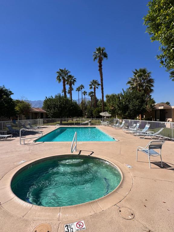 Charming & Cozy 2-Bedroom in the Heart of Cathedral City! - B&B Cathedral City