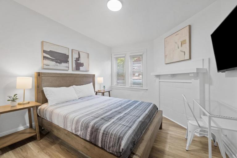Pittsburgh Shadyside 3C Bright and Stylish Private Bedroom with Shared Bathroom - B&B Pittsburgh
