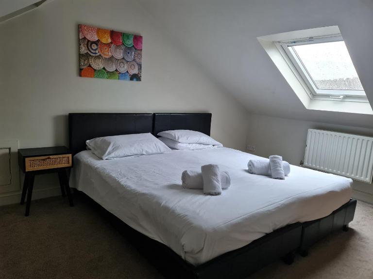 Swindon City Centre Duplex - EnterCloud9SA - B&B Swindon