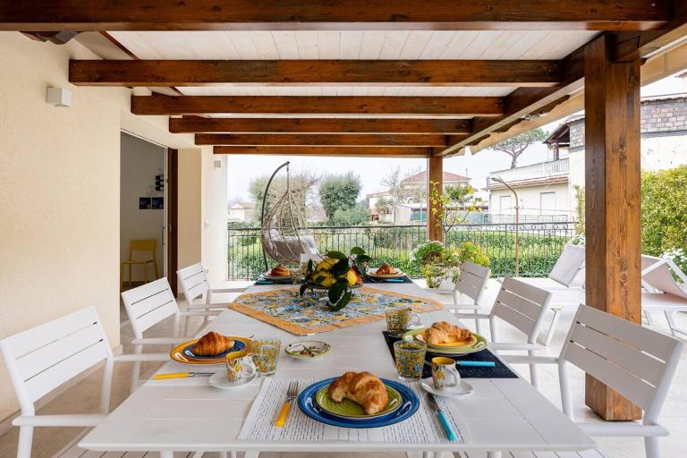 OrangeSun Holiday Home x12 with parking - B&B Massa Lubrense