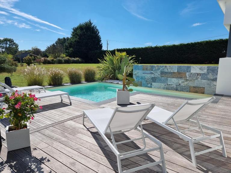 Villa MINA avec piscine privée proche mer - Chambres d'hôtes La Garnache