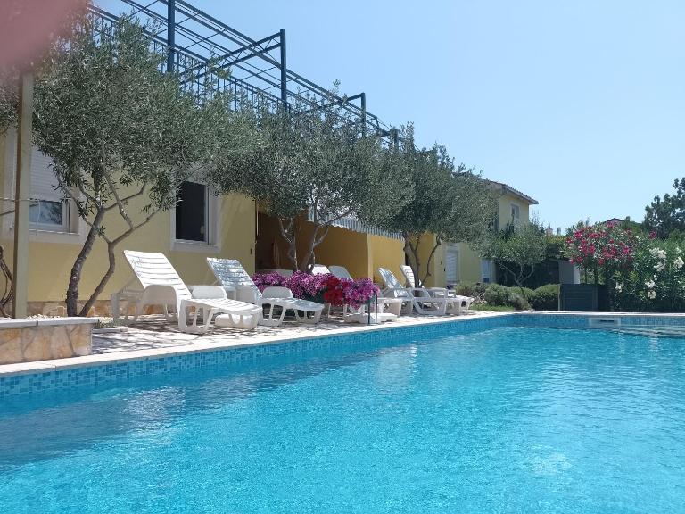 Apartments Zlatko - B&B Segna