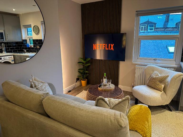 Warm & Cosy, First Floor 2 Bed Central Apartment - B&B Harrogate