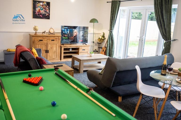 Pines Villas 1, Three Spacious 3BR Homes, Perfect for Groups - Chambres d'hôtes Boughton