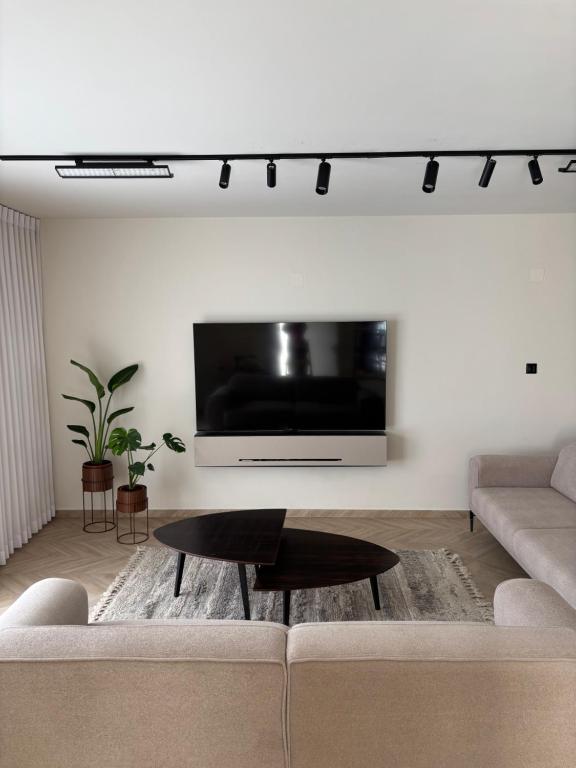 RASHI6 Boutique Villa - Ferienwohnung Netanja