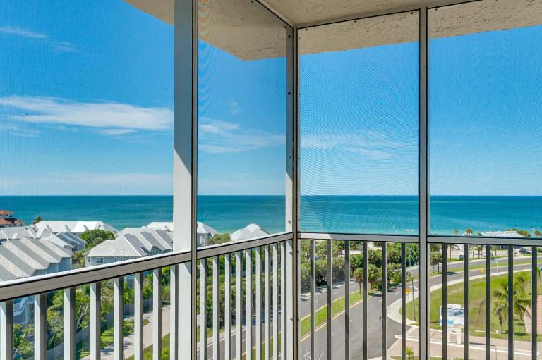 Walk to Bonita Beach: Top-Floor Condo w/ Views - B&B Bonita Springs
