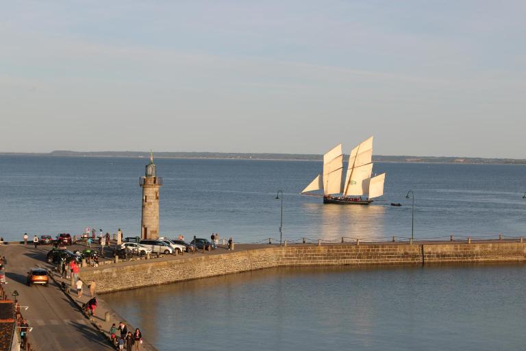 Port La Houle, Grand Appartement Vue Mer, WIFI - Ferienwohnung Cancale