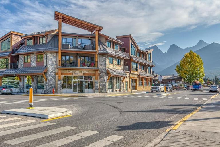 Beautiful Peak Vista - 2BR w Stunning Mt Views - B&B Canmore