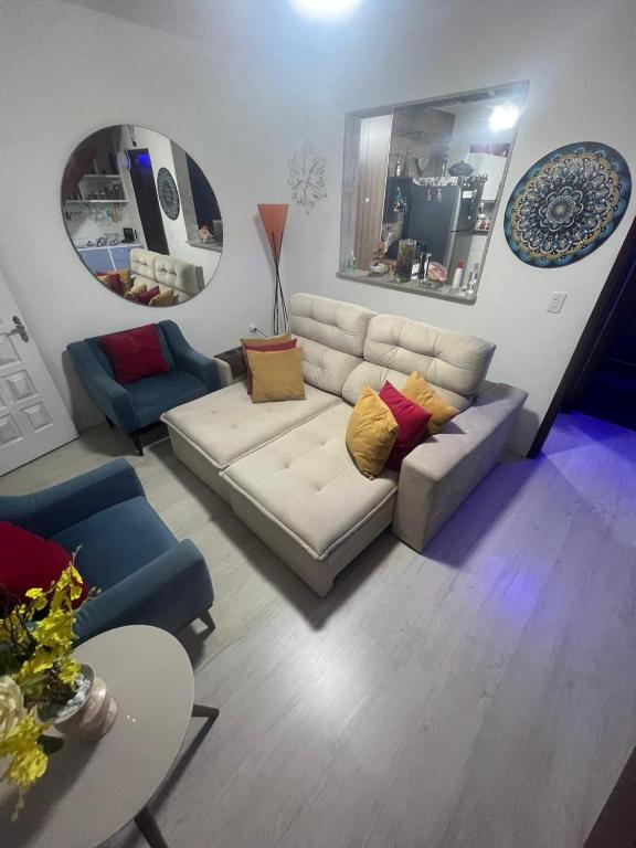 CASA TRIPLEX completa em condomínio - B&B Cabo Frio