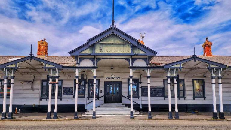 Oamaru Railway Station Guesthouse - B&B Oamaru