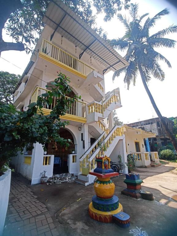 Riverside, The European Homestay 1 and 2! Luxury and Value in Goa's delightful location - B&B Agarvado