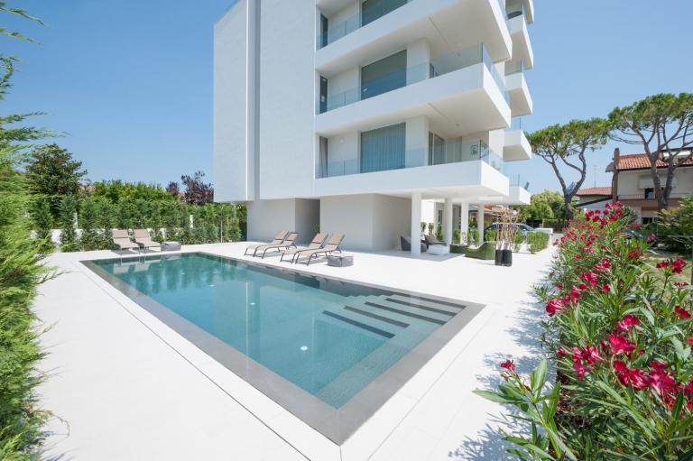 Moderno 3 camere con piscina Piazza Aurora - Ferienwohnung Lido di Jesolo
