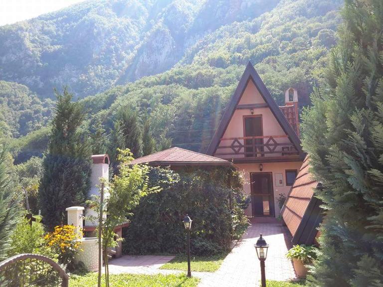 Viola i Detelina Apartments - B&B Perućac