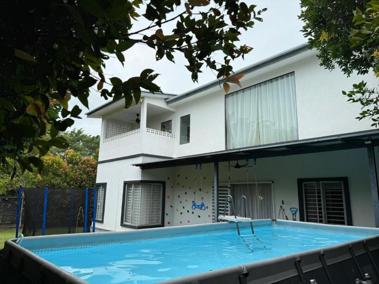 Micasa Bagan Laland,halal only - B&B Tanjung Sepat