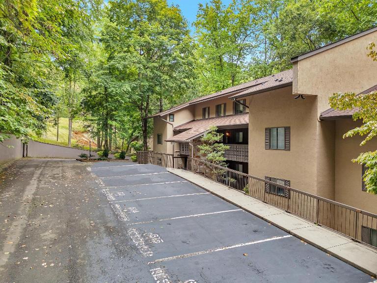 Bear Hug Hideaway #368 - B&B Gatlinburg