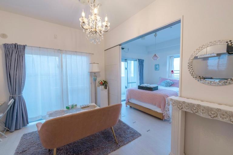 SunSea Okinawa Stunning Ocean View 2BR Sleeps 6 20 min from Airport 3 min to Shopping Mall - Ferienwohnung Urasoe