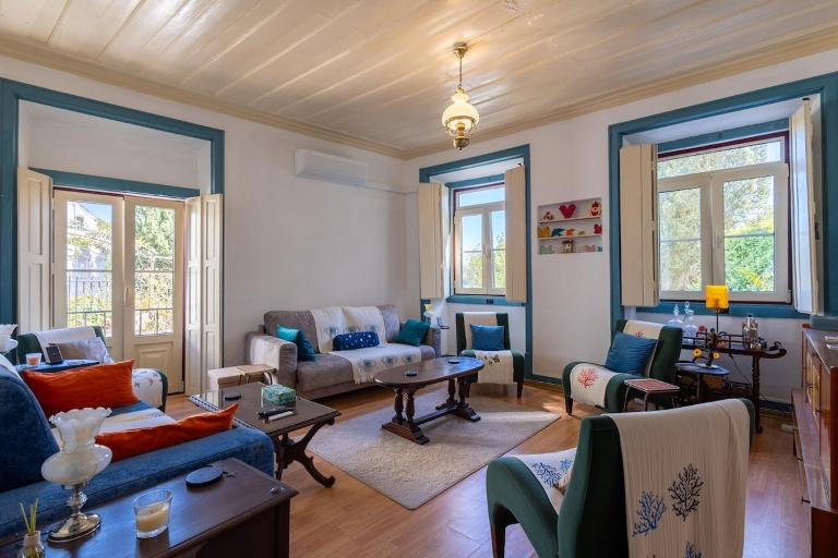 Casa Turquesa Pet-Friendly, Riverfront Home - Chambres d'hôtes Constância