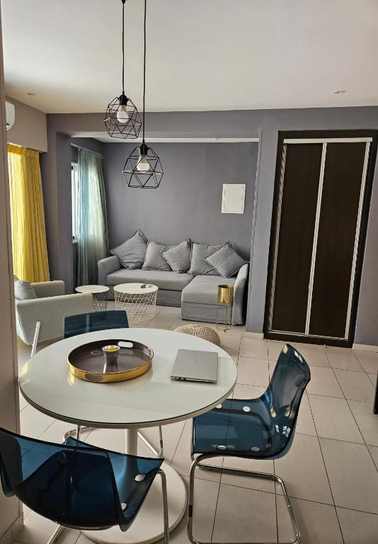 Beachfront Amazing New Apartment - B&B Limassol