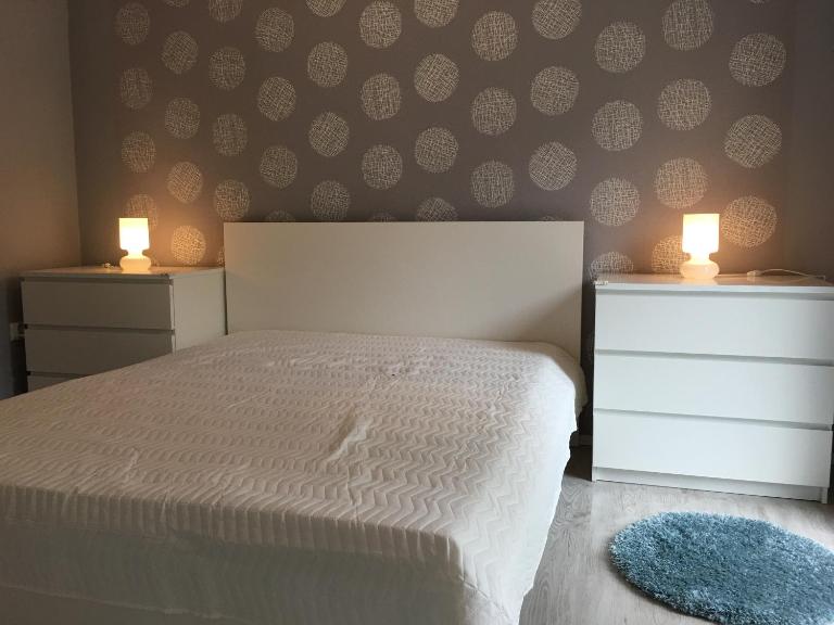 Happy Mammy Bababarát Apartmanház 1 - Hűvös utca - Ferienwohnung Orosháza