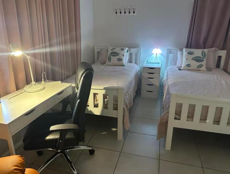 UQ big room 2 bed for 2 people Q1 - B&B Brisbane