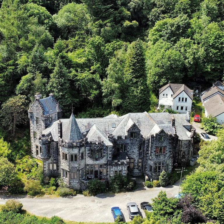 A Baronial Hall apartment - great views of Loch Fyne - B&B Erines