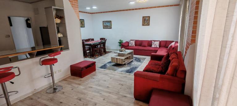 مدينة الرحاب سيتى سكوير . Al Rehab city , City Square, The Yard - B&B Cairo