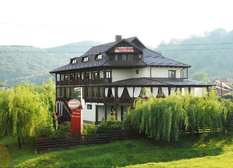 Pensiunea Meridian - B&B Corbeni
