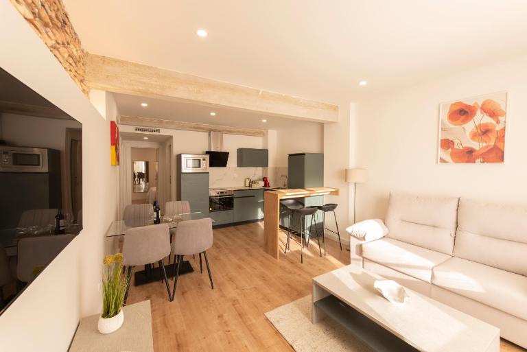 ALAIA ROOMS Apartamentos Turísticos 0001 - B&B Logroño