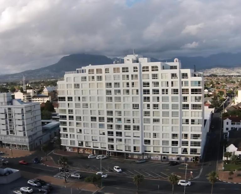 706 Odeon Towers - Ocean Splendour - Bed and Breakfast Strand