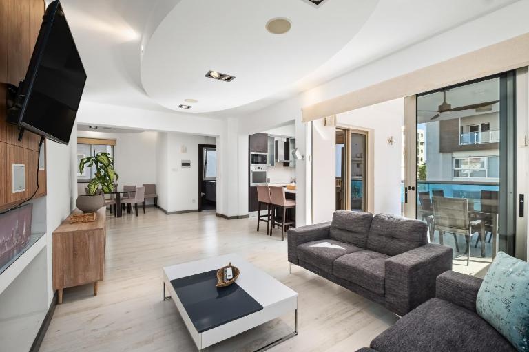 Parkside 2 Bedroom Apartment - B&B Larnaca