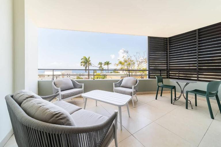 L'HORIZON - Appartement 1 chambre - 2 personnes - Magnifique terrasse avec vue mer dans le quartier de Bellepierre à 2 pas du CHU de Bellepierrre - Ferienwohnung Saint-Denis